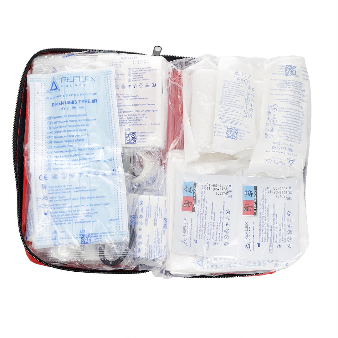 First aid kit DIN 13164 with mouthpiece