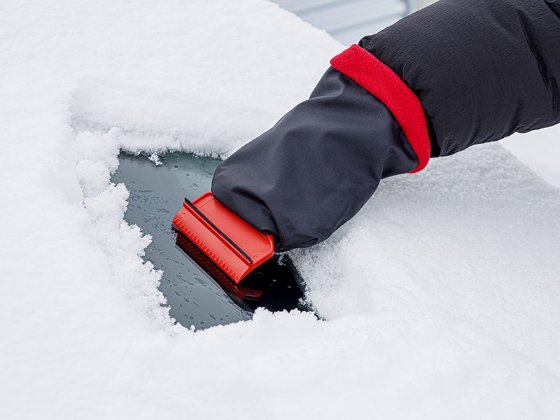 Ice scraper with fleece-lined glove