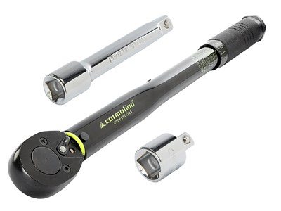 Torque wrench 28-210 Nm, 1/2  + adapter 1/2  > 3/8  + extension 125 mm, calibration certificate