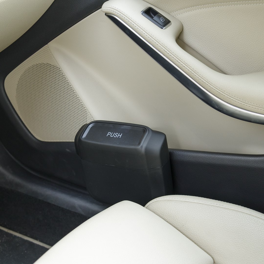 Car trash bin with bags, 1 L