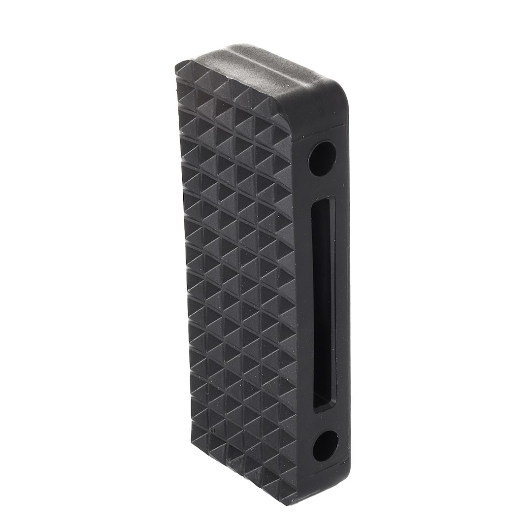 Anti-slip pad for tow strap