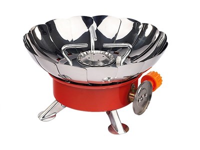 Gas stove with flame shield + cover