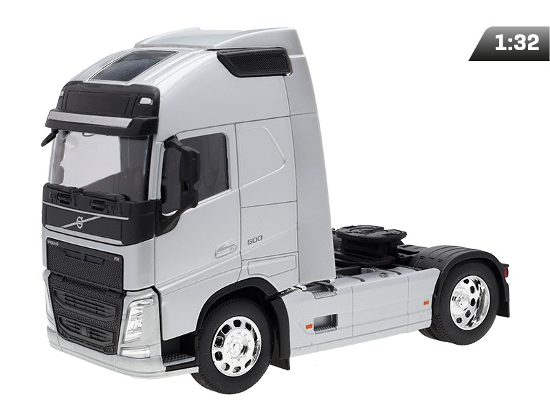 Modell 1:32, VOLVO FH, silberner Traktor